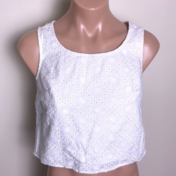 Lilly Pulitzer Lux Top Daisy Eyelet Resort White - Picture 2 of 13